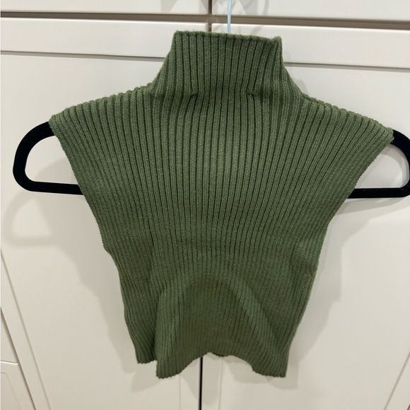 Green top(Zara) - Picture 2 of 6